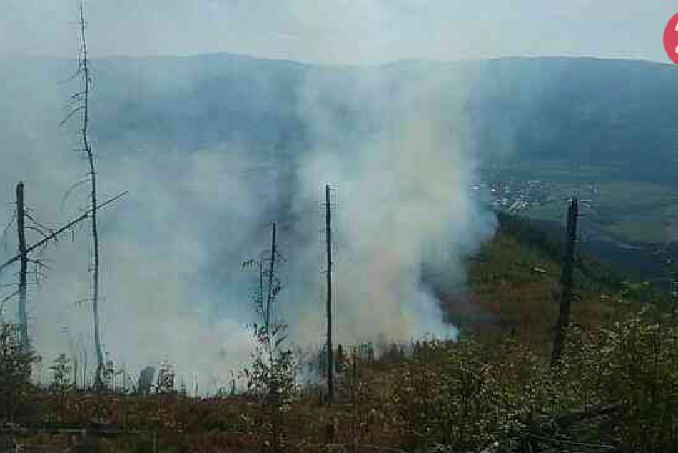 Ilustračný obrázok k článku Požiar lesa v Polomke lokalizovali: Hasičom by pomohol výdatný dážď