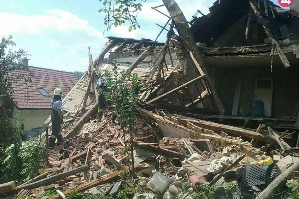 Ilustračný obrázok k článku V Medzibrode sa zrútila časť rodinného domu: Hasiči prehľadávali sutiny, FOTO