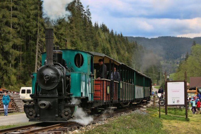 Ilustračný obrázok k článku Parádny úlovok vo Švajčiarsku: Čiernohronská železnica získala 17 električkových vozňov